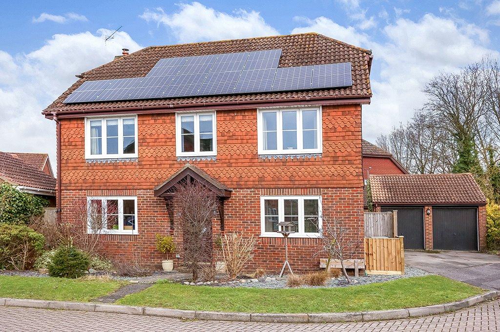 The Meadows, Romsey, Hampshire, SO51 4 Bed Detached House - £735,000