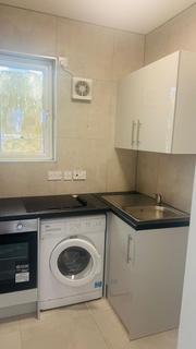 Studio to rent, Wickham Lane,  London, SE2