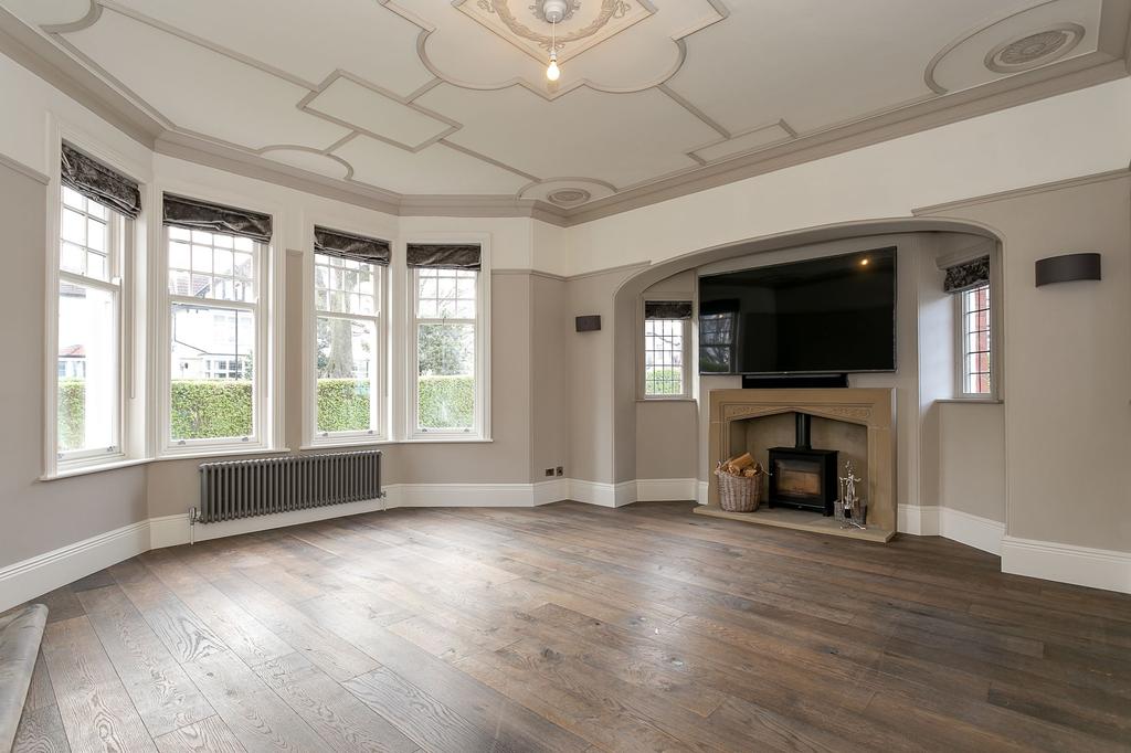 Langcliffe Avenue East, Harrogate, HG2 5 bed semidetached house £
