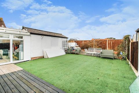 53 Ffordd Derwen, Rhyl, LL18 2LU