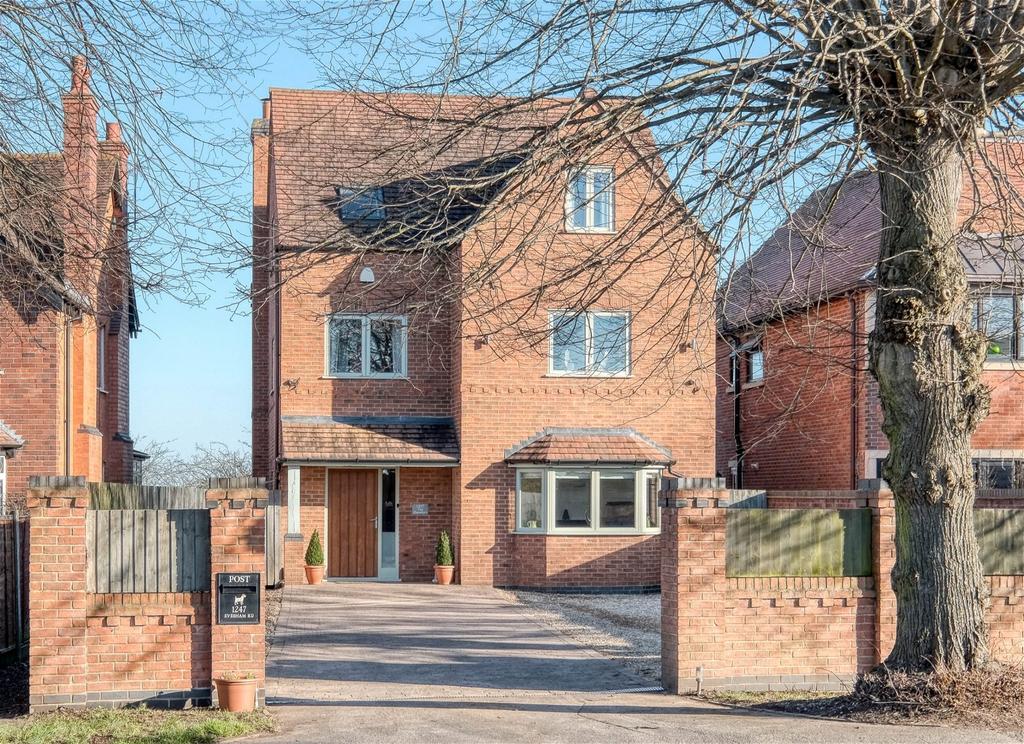 Evesham Road, Astwood Bank, Redditch, B96 6BA 5 bed detached house for