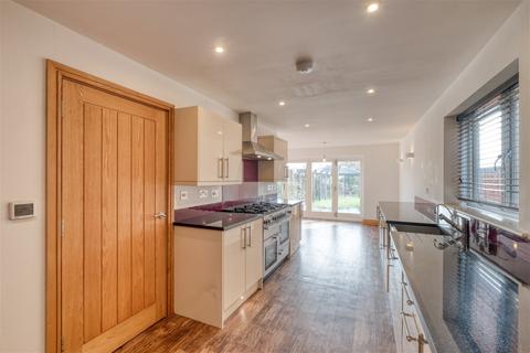1247 Evesham Road, Astwood Bank, Redditch, B96 6BA