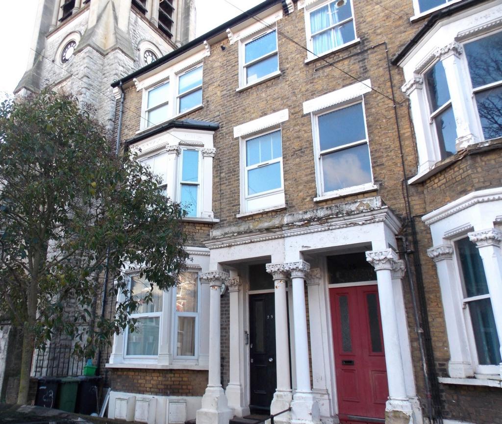 Lambert Road, London, SW2 2 bed flat £2,000 pcm (£462 pw)