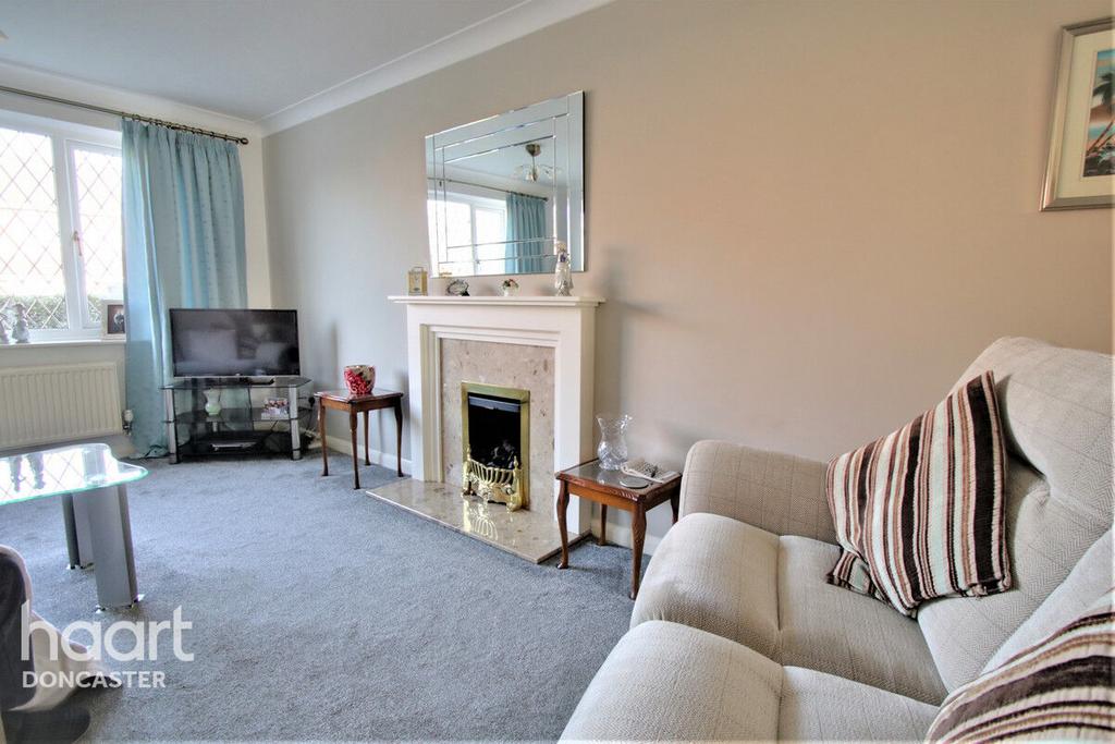 Kestrel Drive, Doncaster 5 bed detached house £290,000