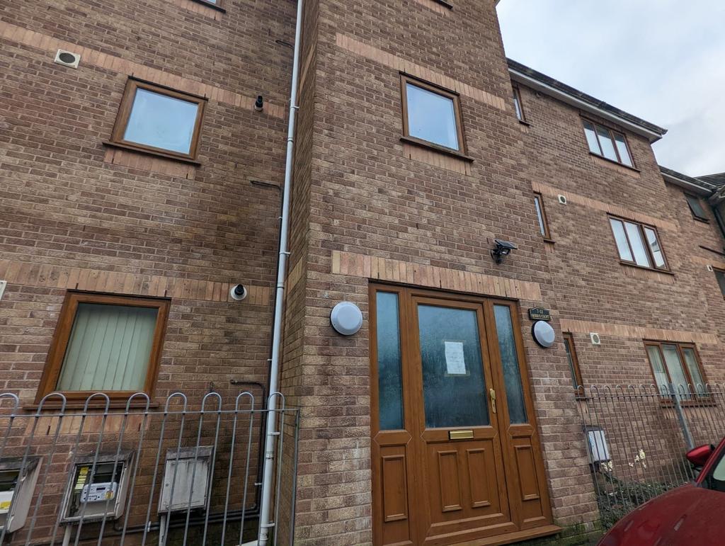 Queens Road, Skewen, Neath, Neath... 1 bed flat £450 pcm (£104 pw)