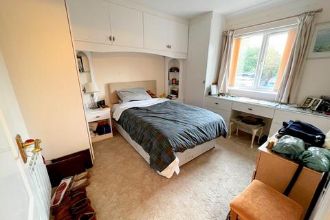 1 bedroom ground floor flat for sale, Barrs Avenue, New Milton, Hampshire. BH25 5GQ