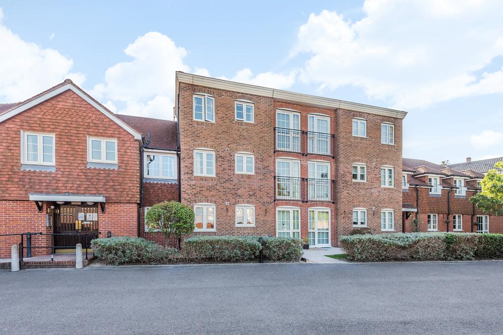 High Street, Billingshurst 1 bed apartment £900 pcm (£208 pw)