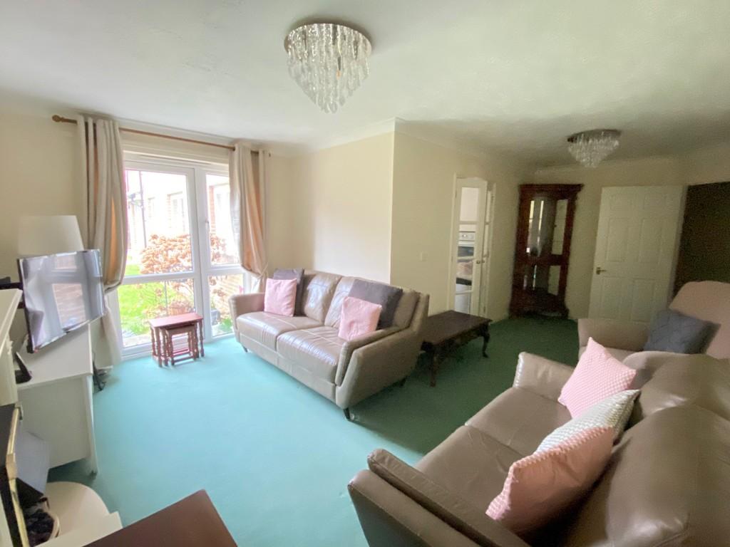 High Street, Billingshurst 1 bed apartment £900 pcm (£208 pw)