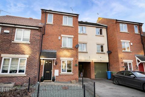 4 bedroom townhouse for sale - Gala Way, Retford