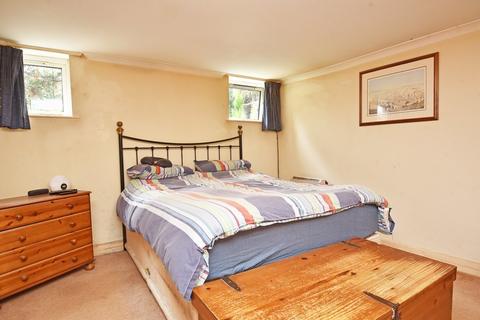 2 bedroom ground floor flat for sale - Harlow Moor Drive, Harrogate
