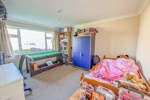 5 Cherry Close, Hockley, SS5 5BG