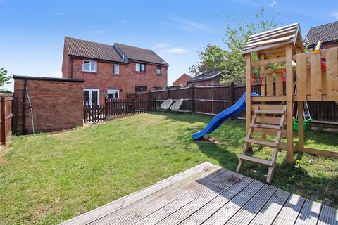 18 Cheyney Walk, Westbury, BA13 3UH