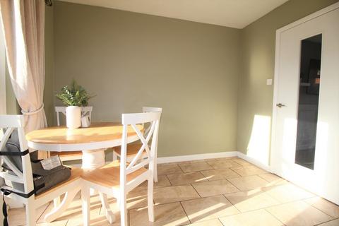 18 Cheyney Walk, Westbury, BA13 3UH