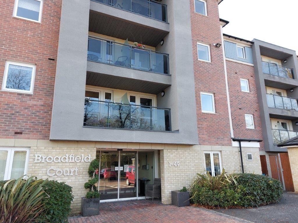 17 Broadfield Court 1 Bed Apartment - £180,000