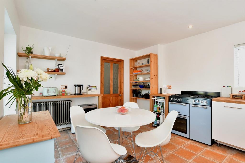 Kitchen/ Breakfast Room
