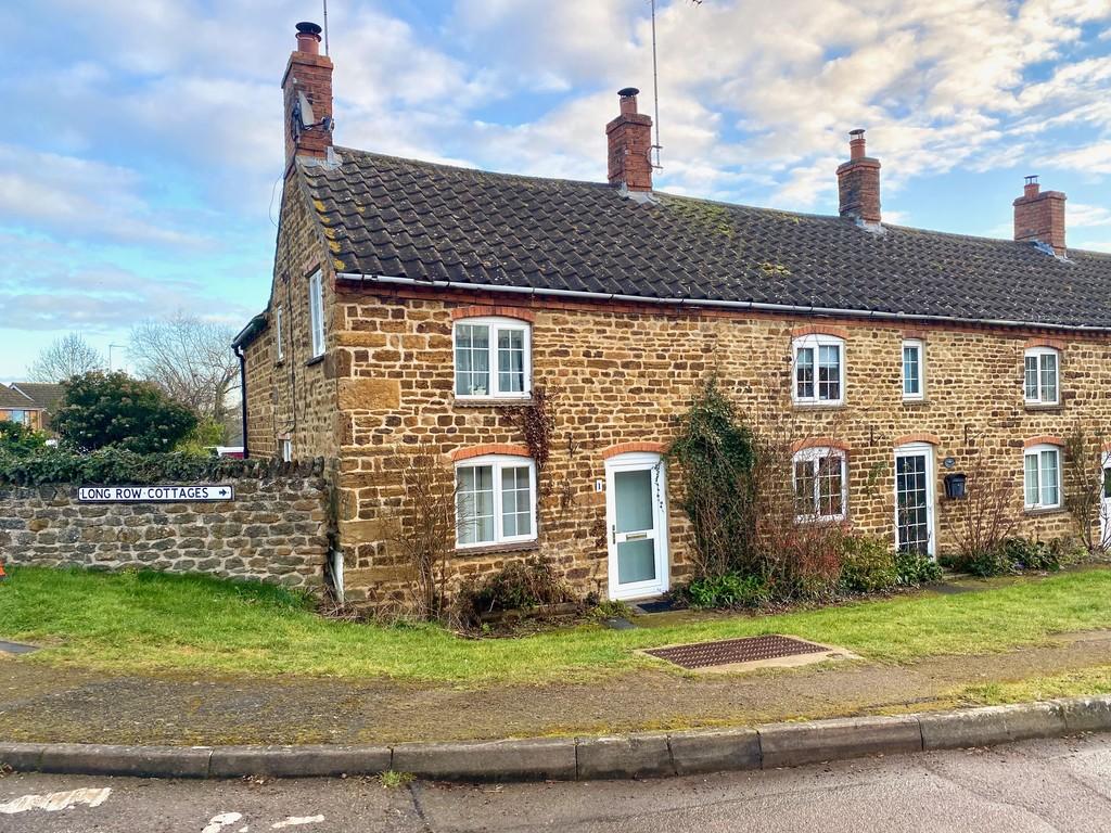 Long Row Cottages, Everdon, Northants. 2 bed end of terrace house £