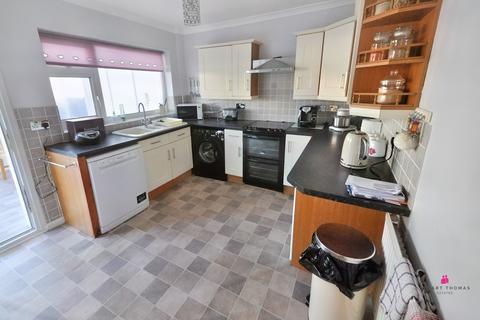 58 Broomfield, Benfleet, SS7 2SW