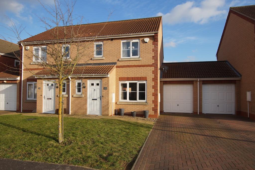 Alexander Road, Lincoln 3 bed semidetached house £950 pcm (£219 pw)