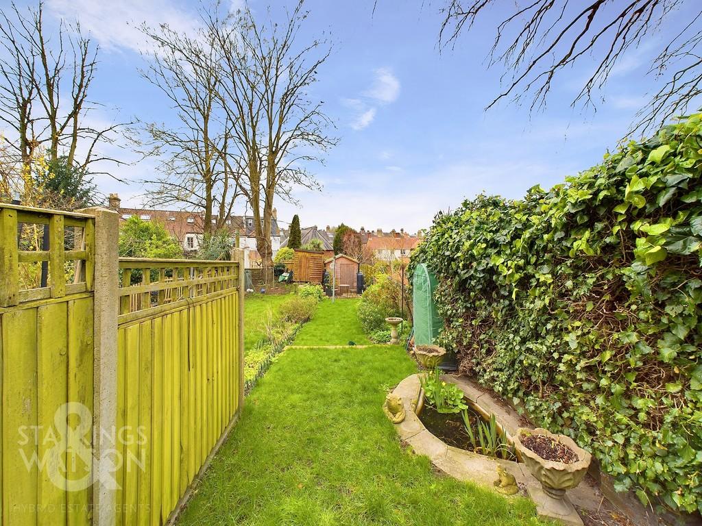 Mill Hill Road (Golden Triangle)... 4 bed end of terrace house for sale