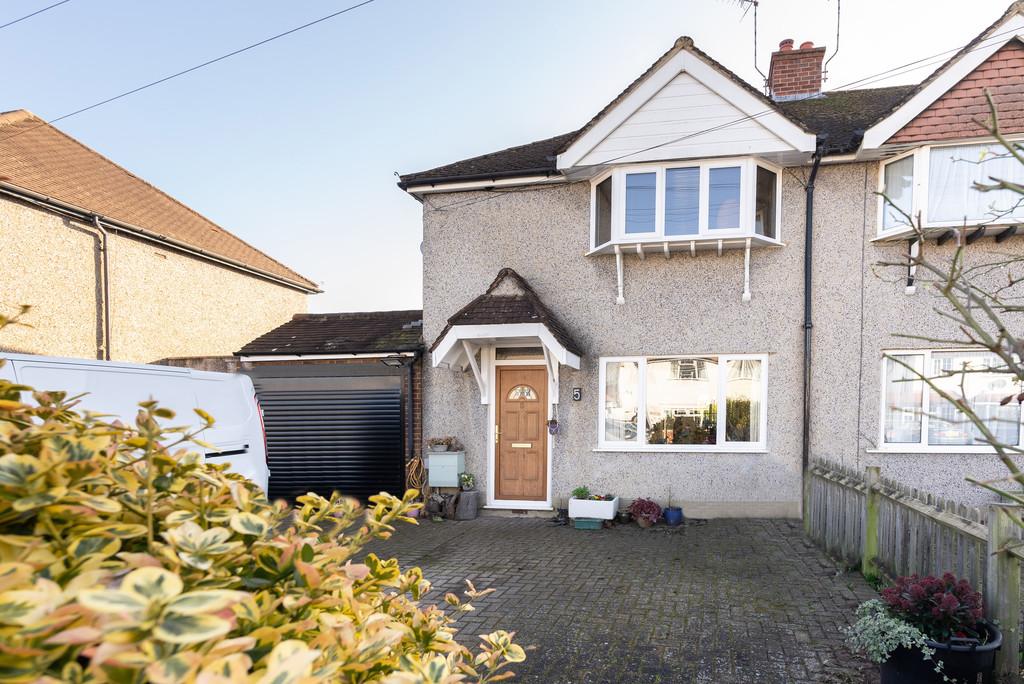 Glenfield Road, Brockham 4 bed semidetached house for sale £650,000