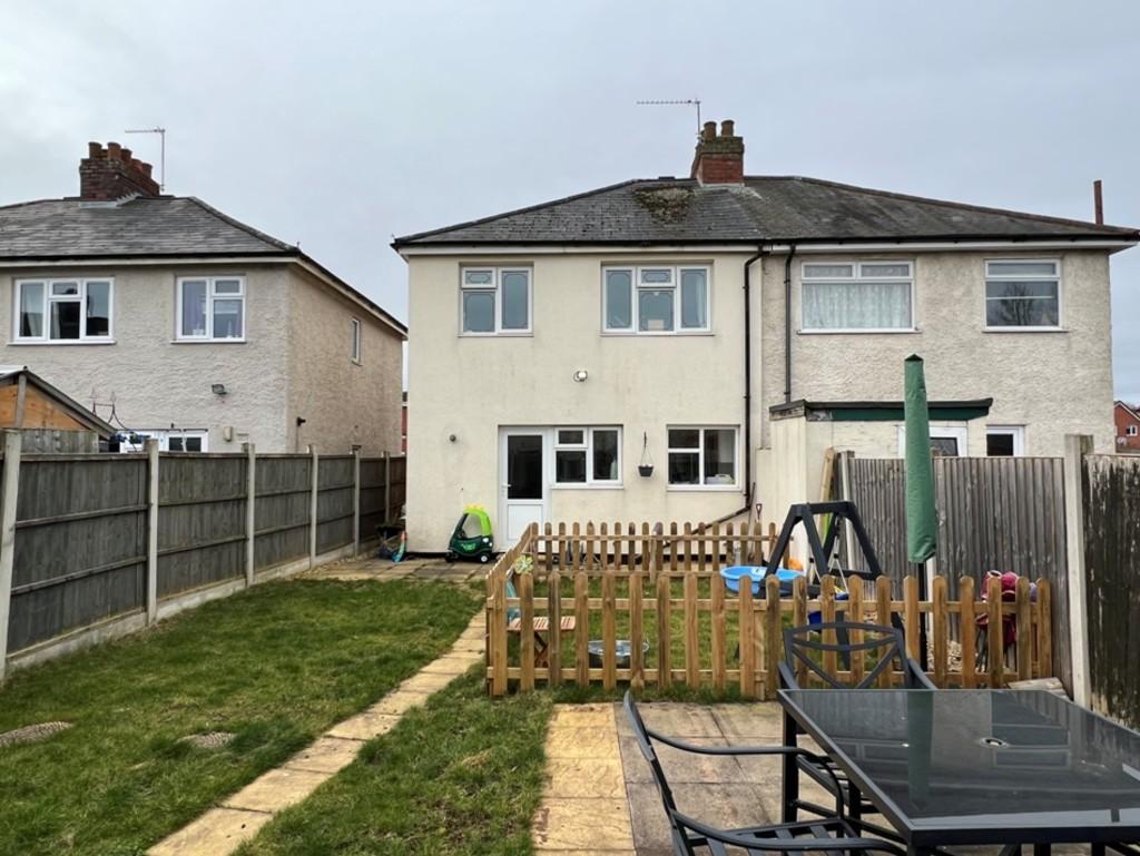 Brownhills Road, Norton Canes 3 bed semidetached house £190,000