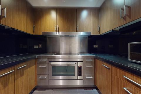 undefined, New Providence Wharf, 1 Fairmont Avenue, London