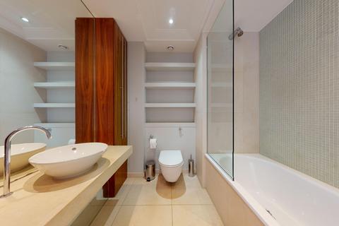 undefined, New Providence Wharf, 1 Fairmont Avenue, London