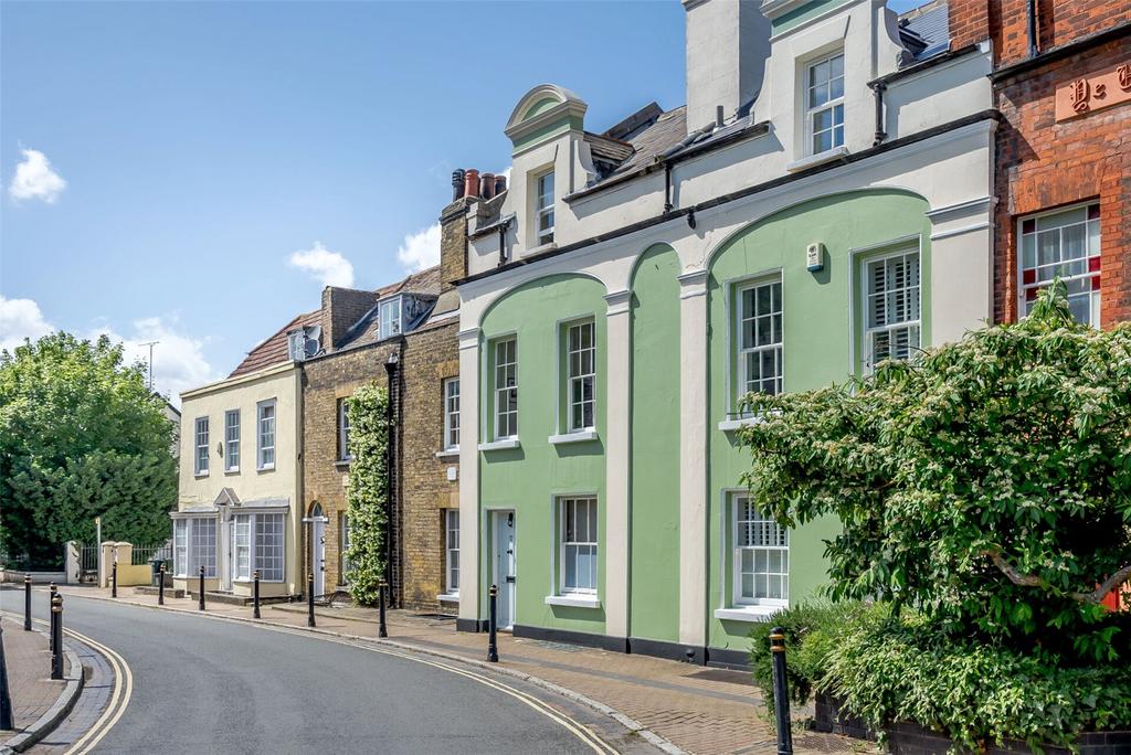 High Street, Greenhithe, Kent, DA9 3 bed terraced house £575,000