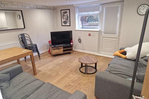 150 Ash Road, Leeds, LS6 3HD