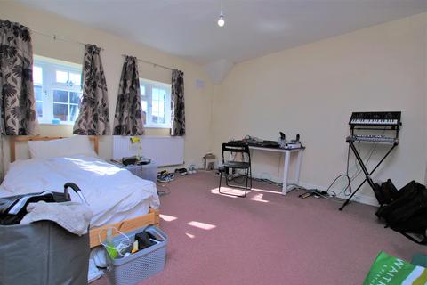 6 bedroom end of terrace house to rent, Hornbeam Road, Guildford, Surrey, GU1