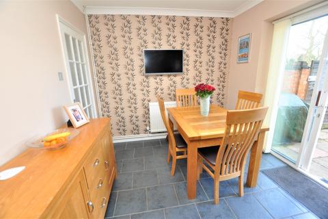 6 bedroom end of terrace house to rent, Hornbeam Road, Guildford, Surrey, GU1