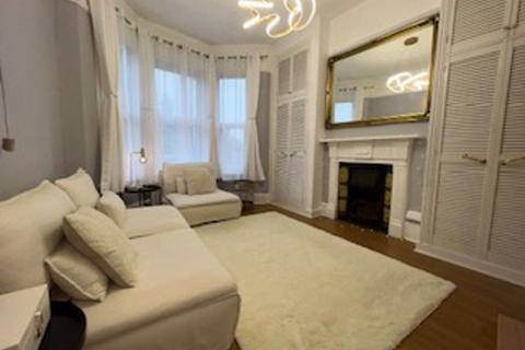 4 bedroom terraced house for sale, Alcester Crescent, Clapton, E5