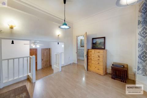 4 bedroom terraced house for sale, Alcester Crescent, Clapton, E5