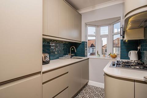 45a Grosvenor Avenue, Harrow, HA2 7AS