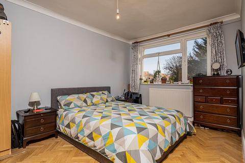 45a Grosvenor Avenue, Harrow, HA2 7AS