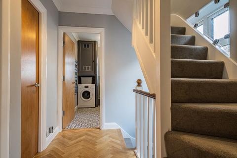 45a Grosvenor Avenue, Harrow, HA2 7AS