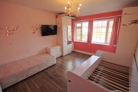 23 Anthony Road, Greenford, UB6 8HF
