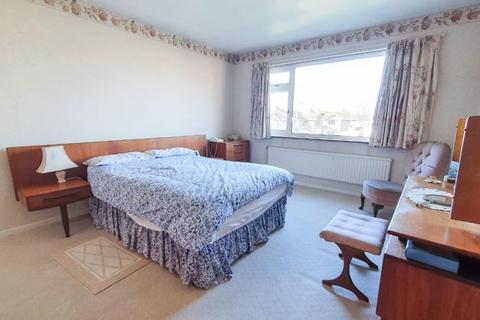 6 Aycote Close, Gloucester, GL4 6QL