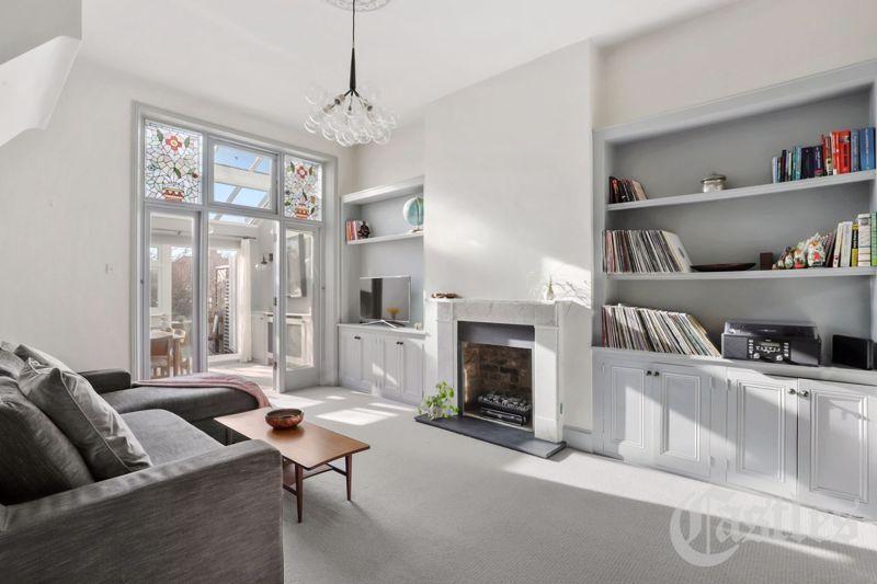 Hornsey Rise Gardens, N19 2 bed apartment for sale £750,000