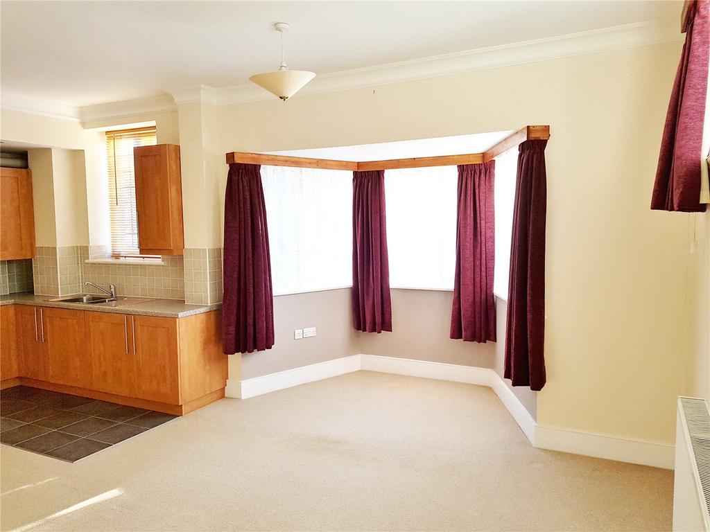 London Road South, Merstham, Redhill... 1 bed apartment £1,100 pcm (£