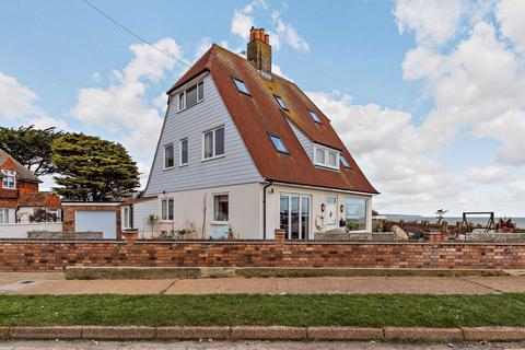 5 bedroom detached house for sale, Norman Road, Pevensey Bay, Pevensey, East Sussex