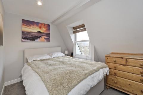 2 bedroom flat to rent, Oxford Gardens, London