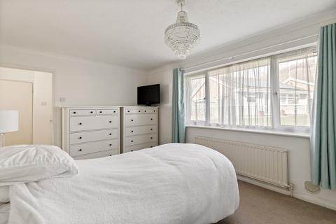 7 Birkdale Drive, Folkestone, CT19 5LP