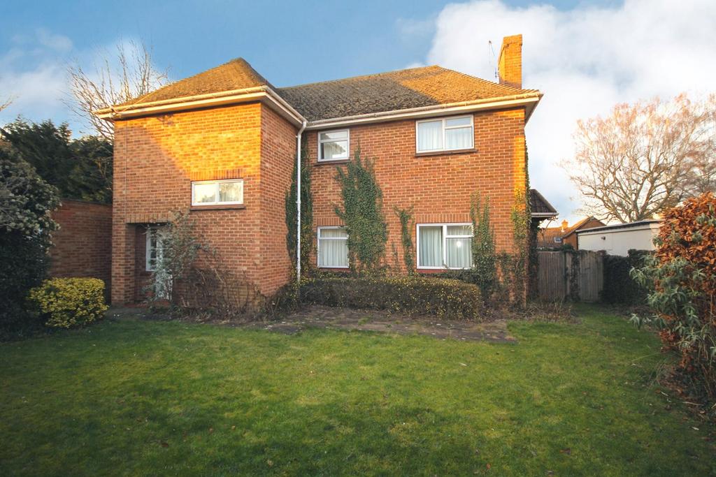 Whitethorn Lane, Letchworth Garden... 3 bed detached house £675,000