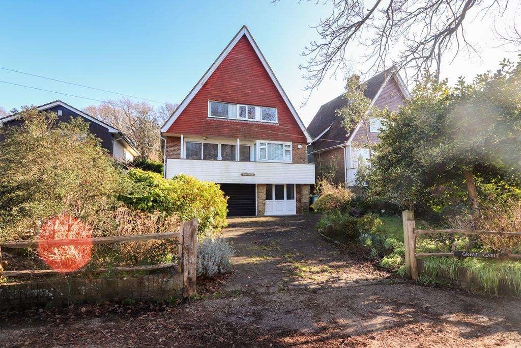 Maple Walk, BexhillonSea, TN39 3 bed detached house for sale £615,000