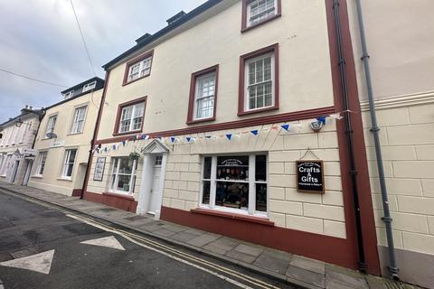 Shop to rent, Lion Street, Brecon, LD3