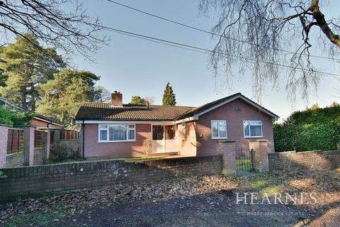 25a Albert Road, Ferndown, BH22 9HD
