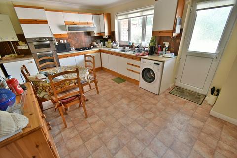 25a Albert Road, Ferndown, BH22 9HD