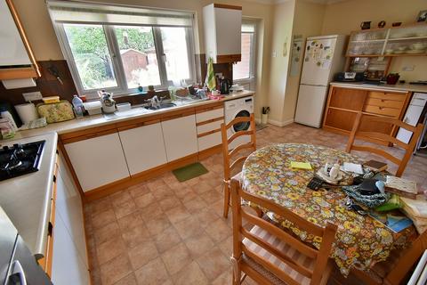 25a Albert Road, Ferndown, BH22 9HD