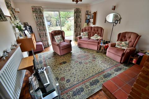 25a Albert Road, Ferndown, BH22 9HD